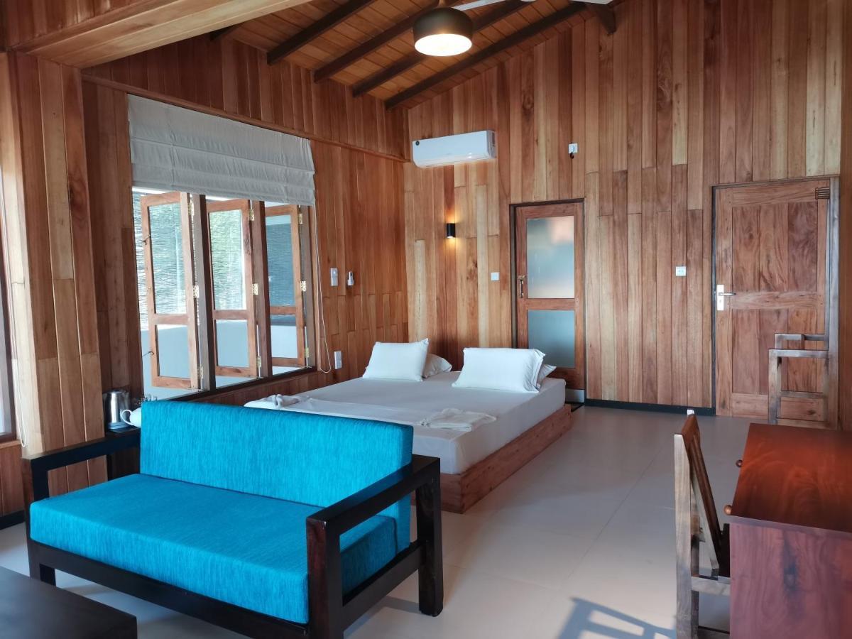 Mountain Wave Hotel And Surfshop Hikkaduwa Exterior foto