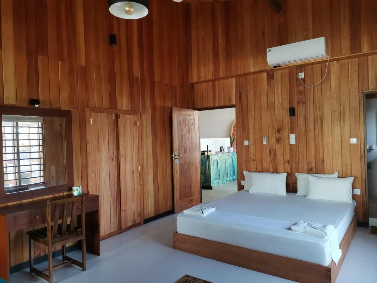 Mountain Wave Hotel And Surfshop Hikkaduwa Exterior foto