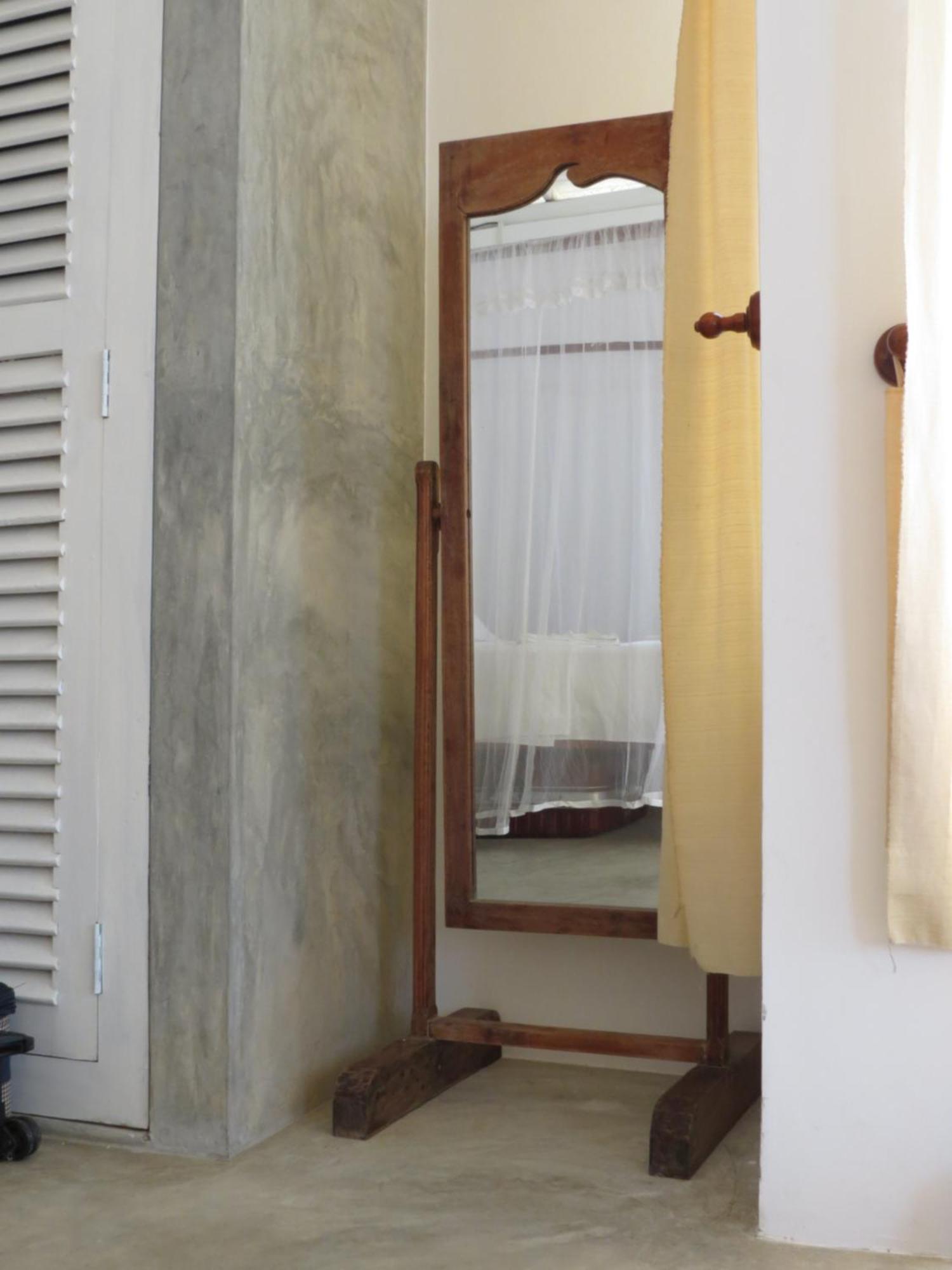 Mountain Wave Hotel And Surfshop Hikkaduwa Zimmer foto