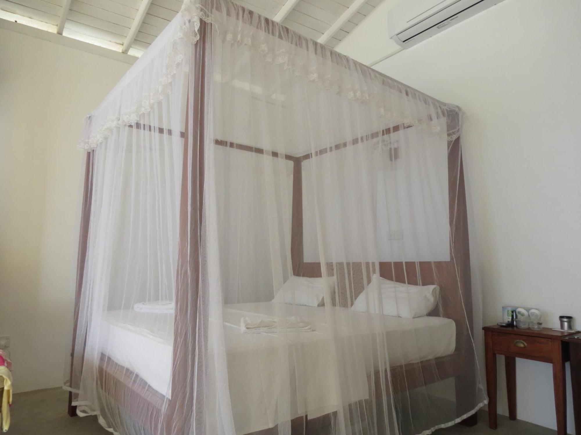 Mountain Wave Hotel And Surfshop Hikkaduwa Zimmer foto