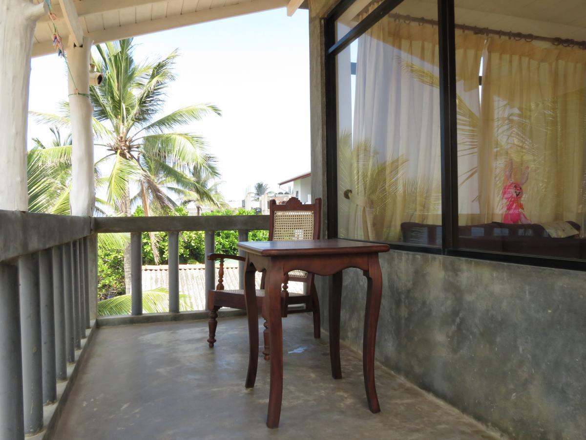 Mountain Wave Hotel And Surfshop Hikkaduwa Exterior foto