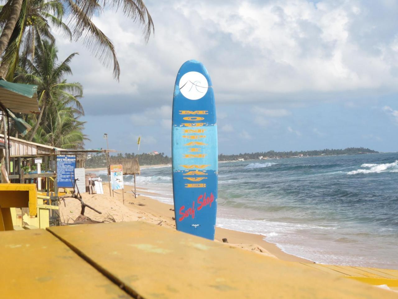 Mountain Wave Hotel And Surfshop Hikkaduwa Exterior foto